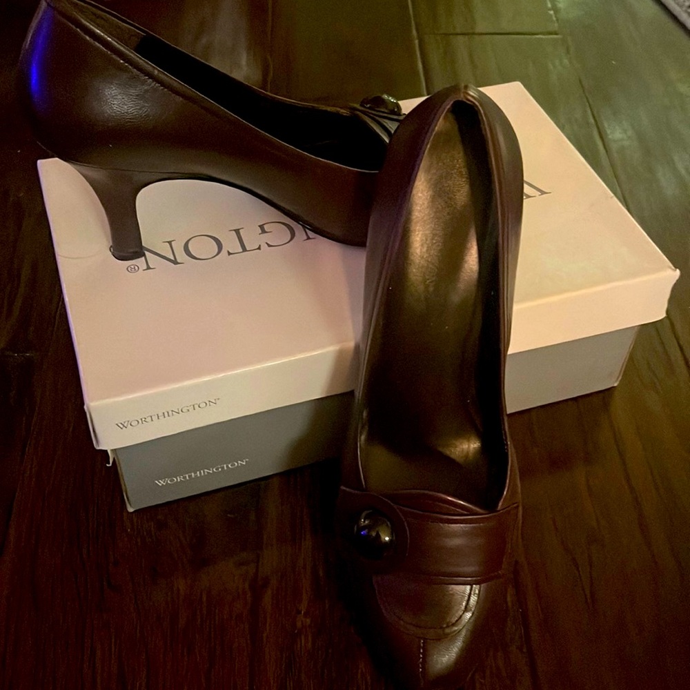 Woman’s brown size 9 heels